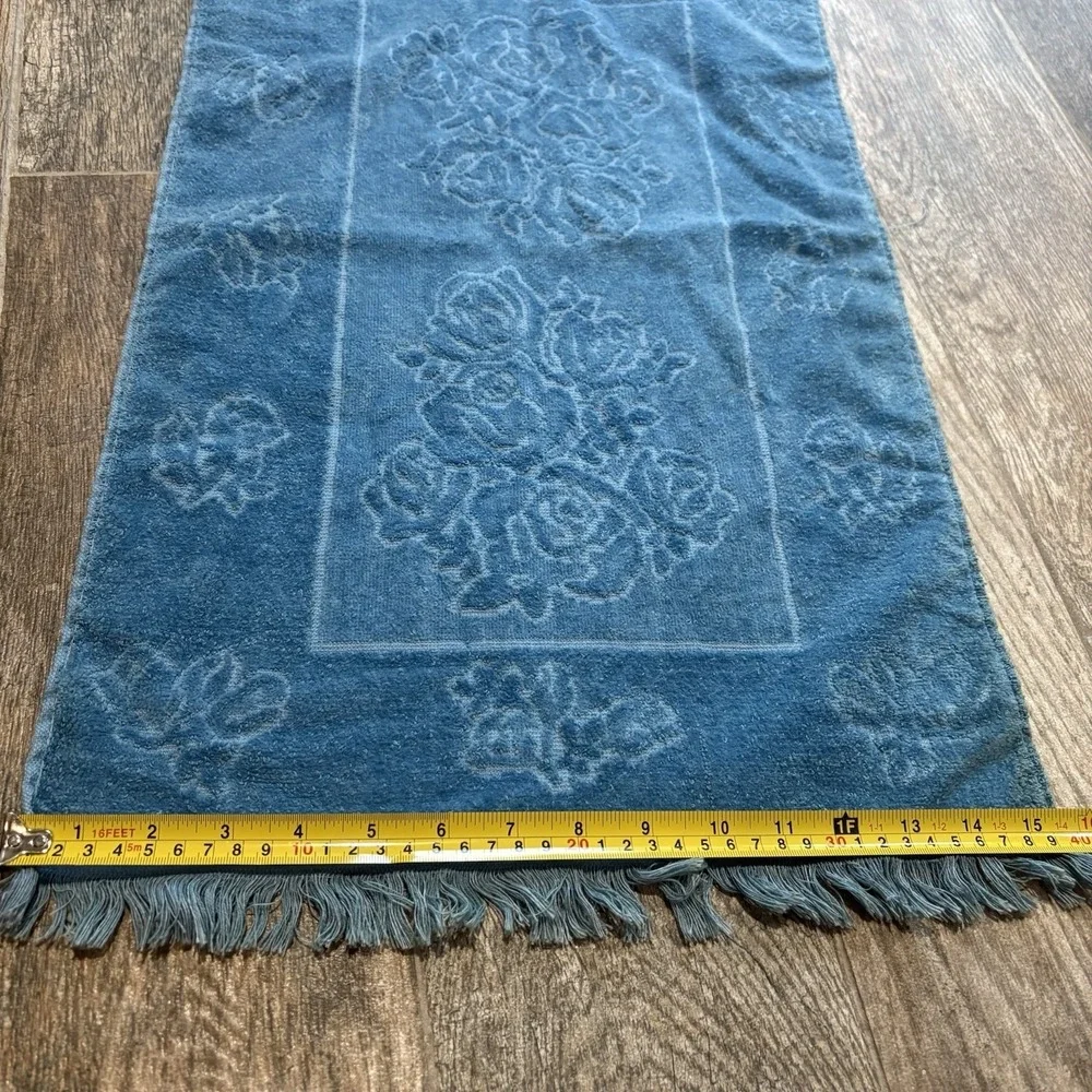 VTG Fieldcrest Hand Towel Blue Cotton Sculpted 60s 70s Floral MCM Fringe